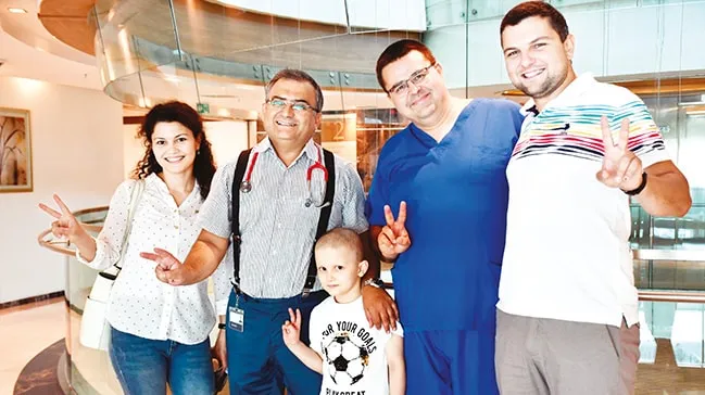 Böbrek tümörlü çocuk Türkiye'de şifa buldu