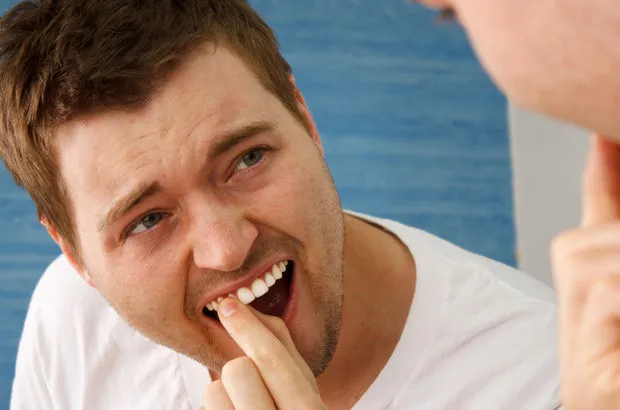 TEDAVİ EDİLMEYEN DİŞ ETİ HASTALIKLARI DİŞ KAYBIYLA SONUÇLANABİLİR