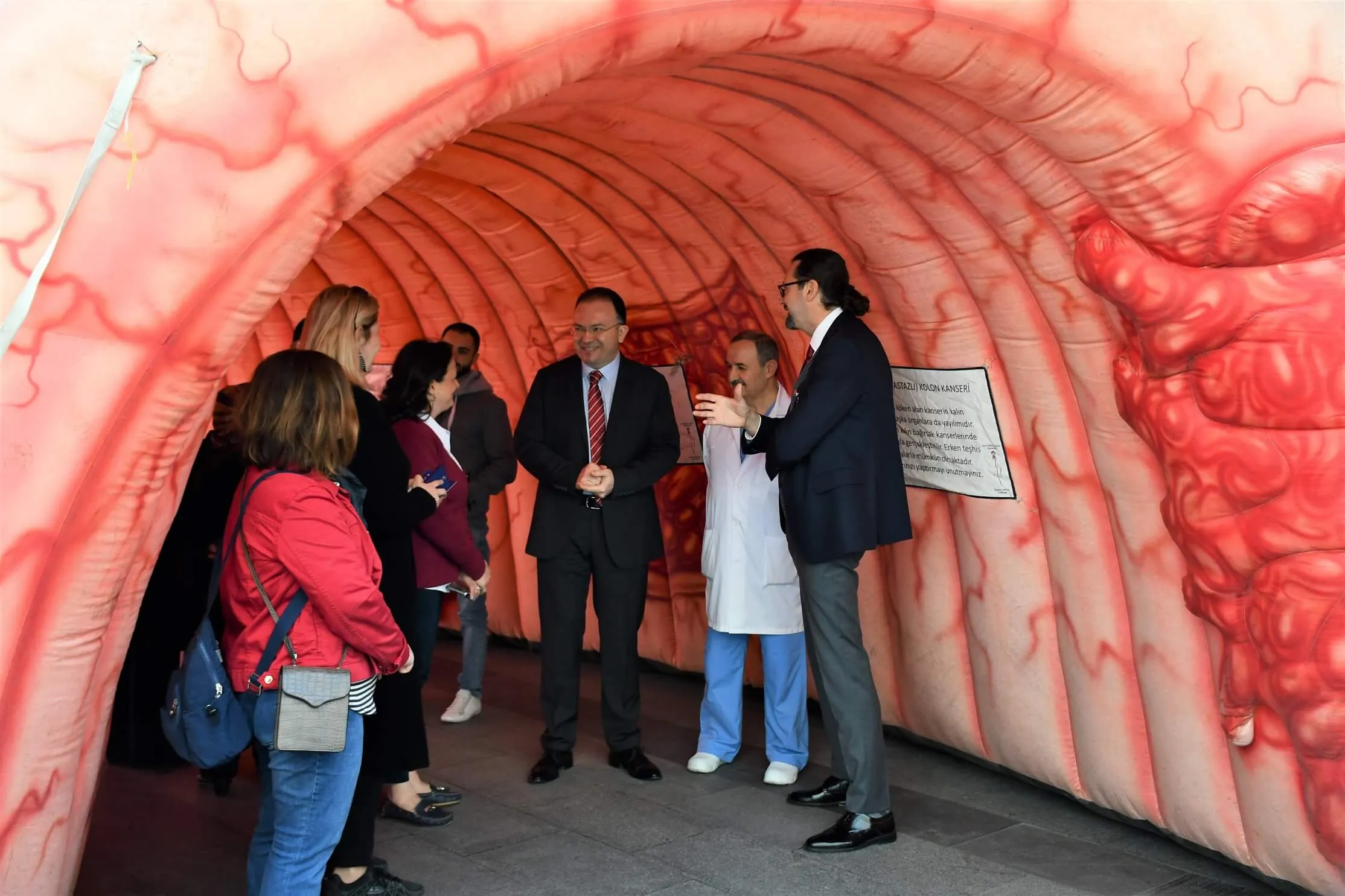 Dev Bağırsak Maketi ile Kolon Kanserine Dikkat Çektiler