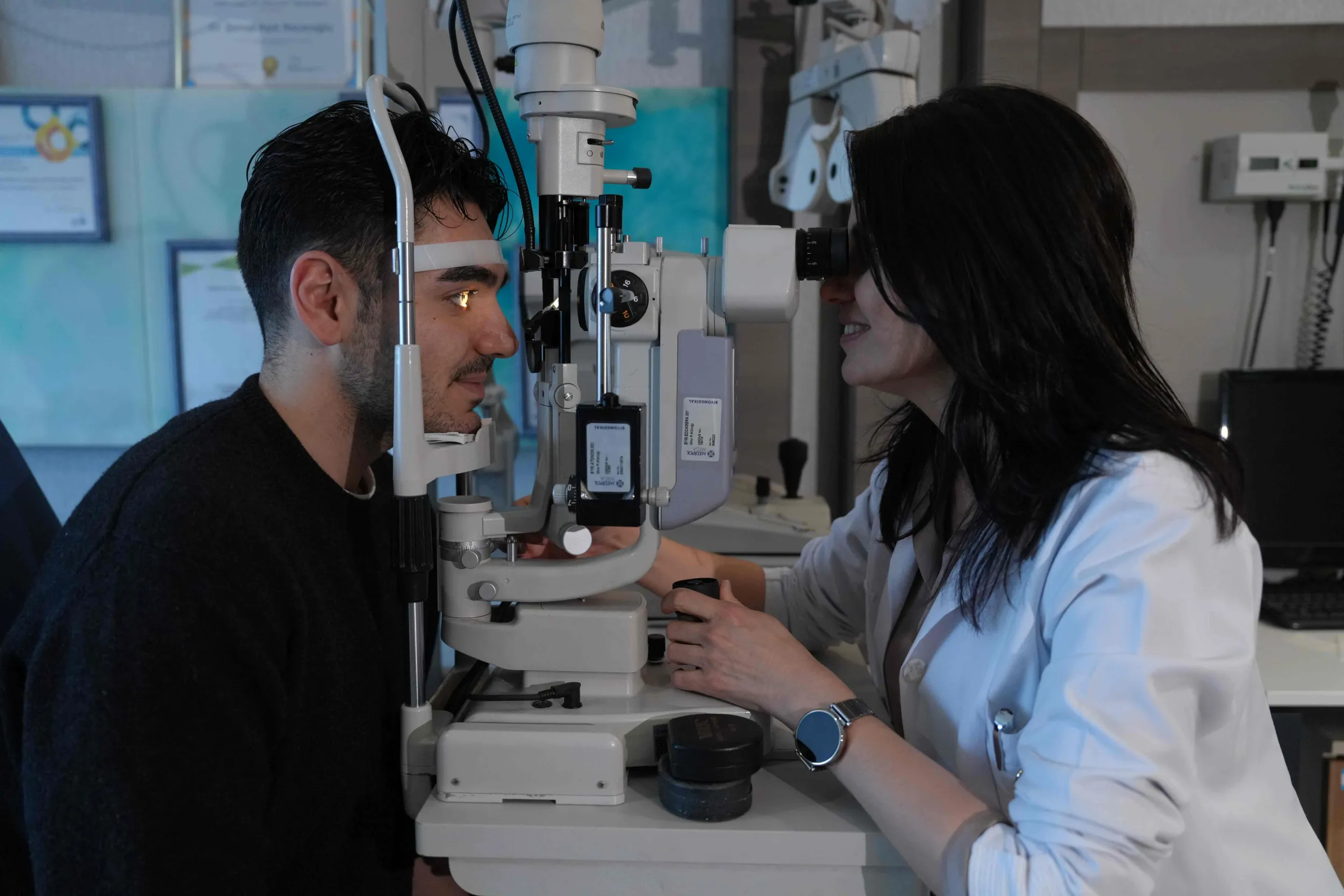 Yılların Yorgunluğu Göz Kapaklarınıza Yansımasın