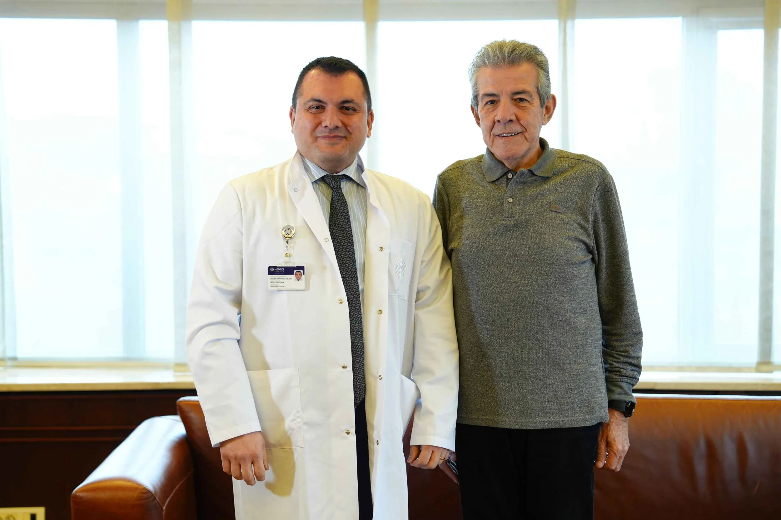 Mide Ameliyatı Oldu, Yaşama Dört Elle Tutundu