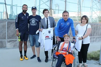 Medipol Başakşehir Takımı Onkoloji Hastalarına Moral Verdi
