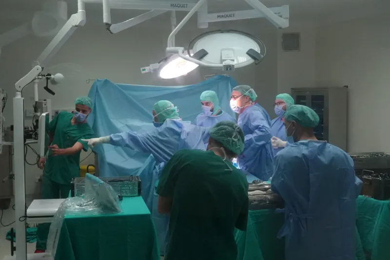 Medipol Sağlık Grubu, Diz ve Kalça Protezi Ameliyatlarında Yeni Nesil Teknolojinin Tüm İmkânlarından Faydalanıyor