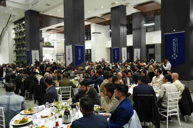 Medipol’de Geleneksel Medya Mensupları Sahur Coşkusu