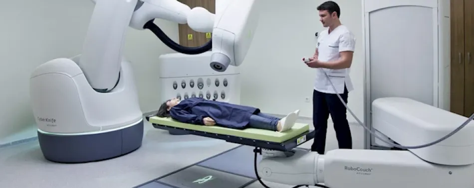 CyberKnife M6