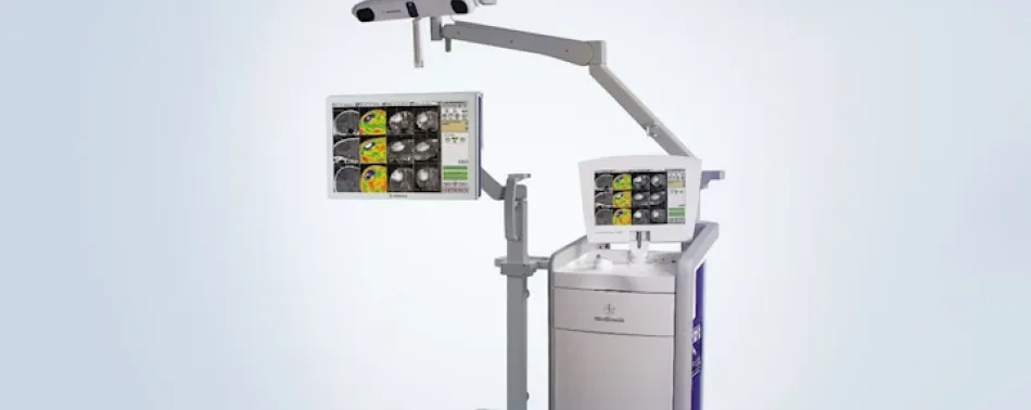 Stealthstation ameliyat kılavuz sistemi, doktorun 3 boyutlu taranmış görüntüleri görmesini sağlayarak, doğru bölgeye müdahaleyi mümkün kılar.